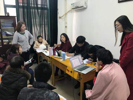 澳门十大正规娱乐游戏网站集体备课 教师们展开热烈讨论