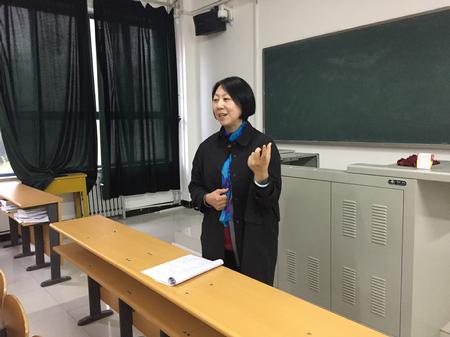 赵林静院长指导选手参赛